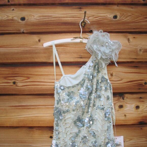 MAC DUGGAL 94151 Green Embellished One Shoulder Trumpet Gown with Flower - Picture 7 of 13